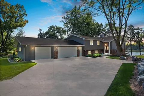 2085 Lost Dauphin Rd, De Pere, WI 54115