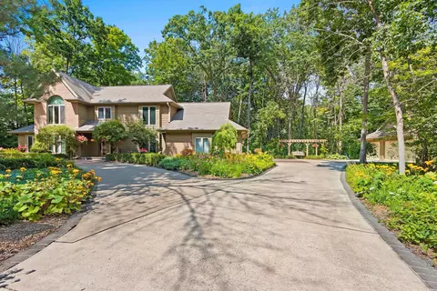 1788 Maidstone Cir, Green Bay, WI 54313