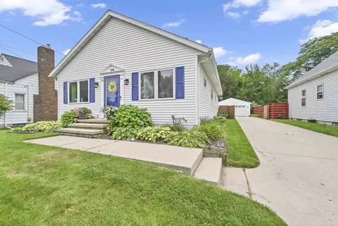 158 Allouez Ave, Green Bay, WI 54301