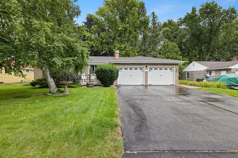 1397 Lakeshore Dr, Menasha, WI 54952