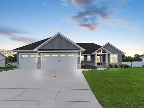 2424 Riddle Ct, De Pere, WI 54115