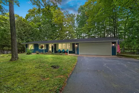 5064 Alpen Ln, Egg Harbor, WI 54209