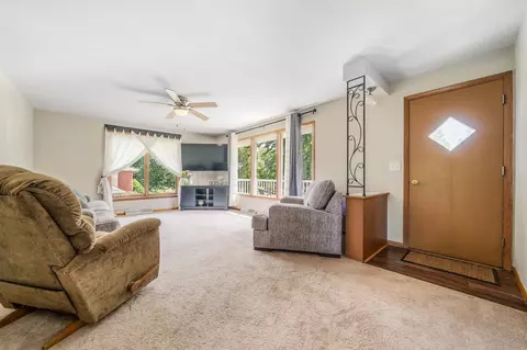 Living - 1030 Edgewood Dr, Appleton, WI 54913 photo 4 of 5