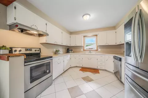 Kitchen - 1030 Edgewood Dr, Appleton, WI 54913 photo 1 of 4