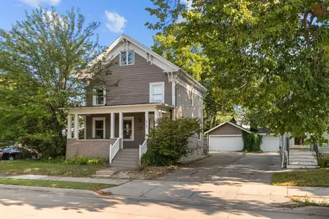 218 W Melvin Ave, Oshkosh, WI 54901
