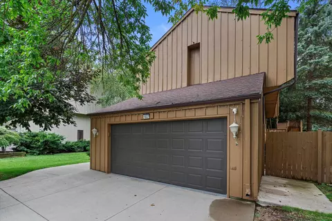 1027 S East St, Appleton, WI 54915 photo 2