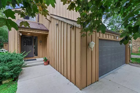 1027 S East St, Appleton, WI 54915