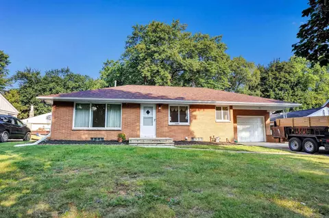 821 N Clay St, De Pere, WI 54115