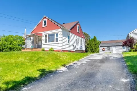 115 E North Water St, Algoma, WI 54201