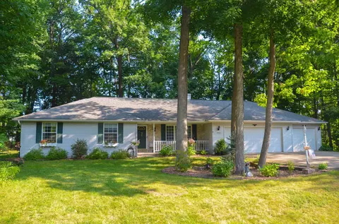 2066 Cormorant Ln, Green Bay, WI 54313