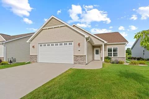 4757 N Cherryvale Ave, Appleton, WI 54913