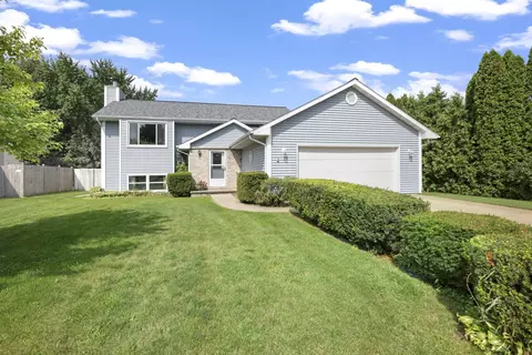 2565 Sheridan St, Oshkosh, WI 54901