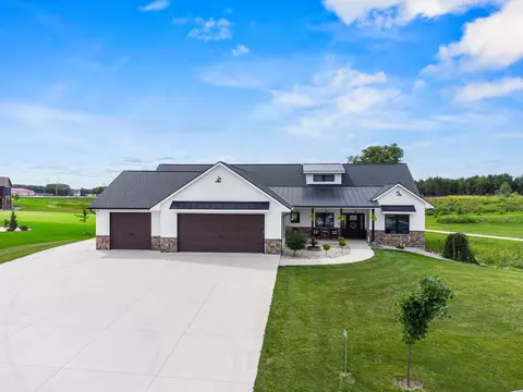 n935 Fallon Lane, Greenville, WI 54942