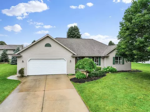 2033 Reinhard Dr, Green Bay, WI 54303