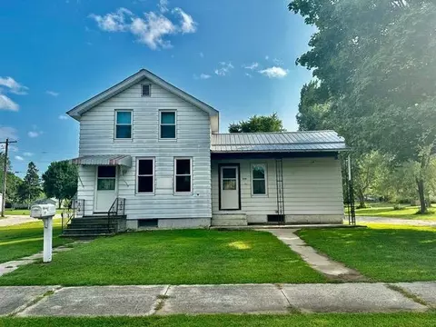 528 2nd St, Oconto, WI 54153