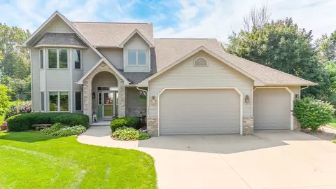 2969 Pine Ridge Rd, Oshkosh, WI 54904