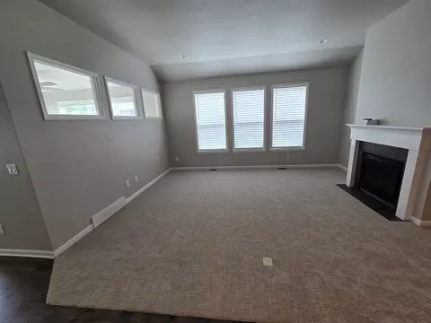 2391 E Baldeagle Dr, Appleton, WI 54913 photo 2