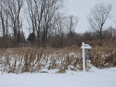 4301 N White Hawk Dr, Appleton, WI 54913