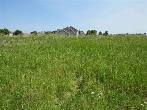 4301 N White Hawk Dr, Appleton, WI 54913