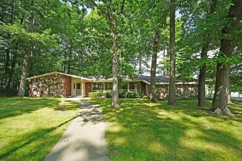 102 Ridge Rd, Oconto Falls, WI 54154
