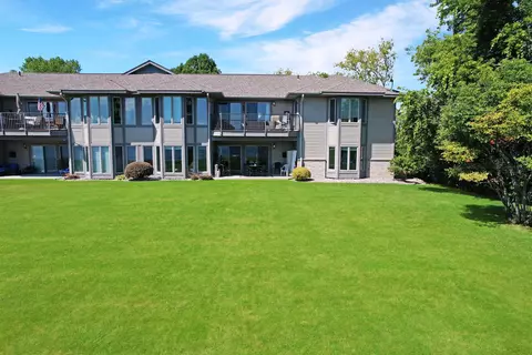2190 10th St, Menominee, MI 49858