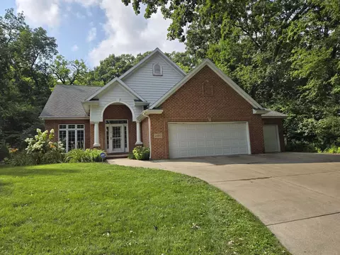 2460 Brenner Pl, Green Bay, WI 54301