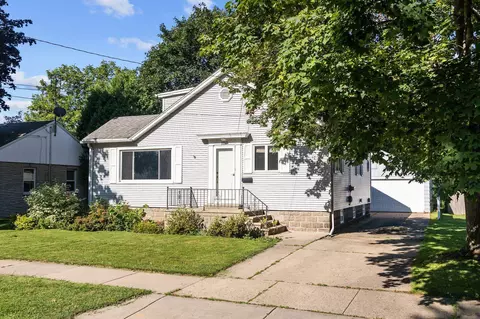 1817 Arizona St, Oshkosh, WI 54902