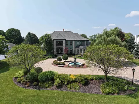 864 Country Club Ln, Fond Du Lac, WI 54935