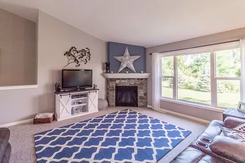 2250 W Kohl Dr, Appleton, WI 54913 photo 2