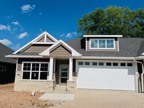 489 Papermill Cir, Kimberly, WI 54136