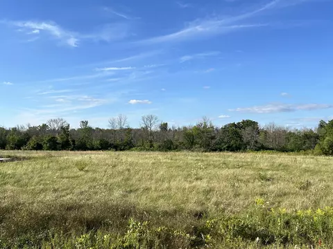 7302 Old Mill Rd, Omro, WI 54963