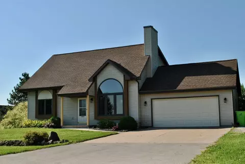3223 Fairview Rd, Neenah, WI 54956