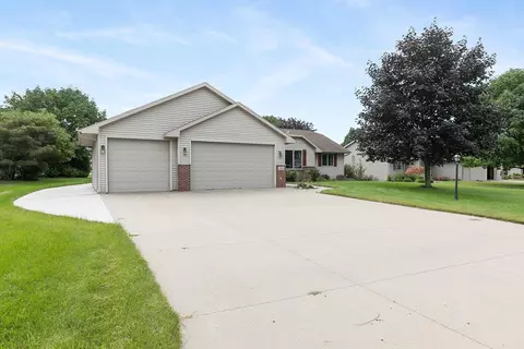 w6013 Blazing Star Drive, Appleton, WI 54915