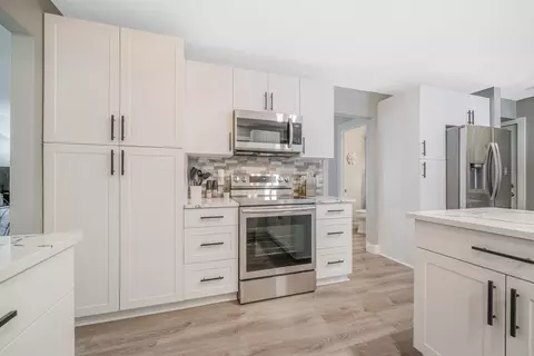 Kitchen - 1207 W Grant St, Appleton, WI 54914 photo 3 of 4