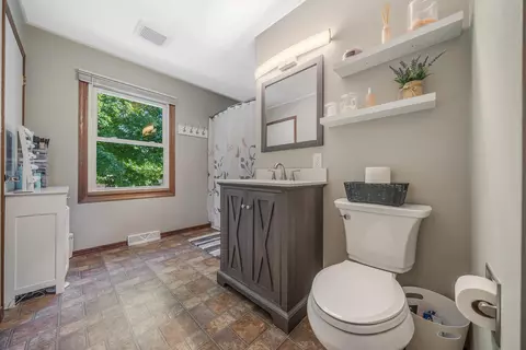 Bath - 1207 W Grant St, Appleton, WI 54914 photo 1 of 1
