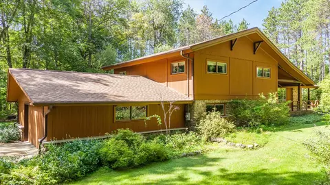 n2125 Greenwood Road, New London, WI 54961