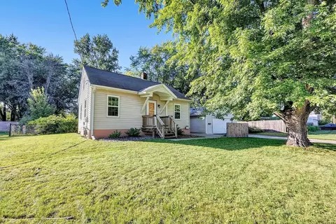 1216 Goodell St, Green Bay, WI 54301