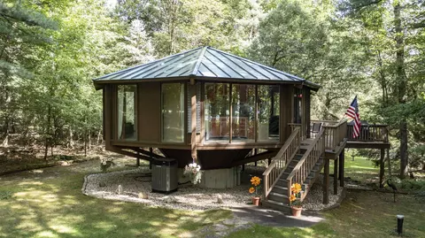 n1885 Virginia Drive, Waupaca, WI 54981