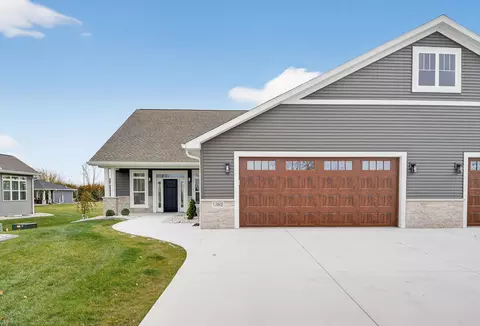 1382 Lighthouse Village Rd, Fond Du Lac, WI 54937