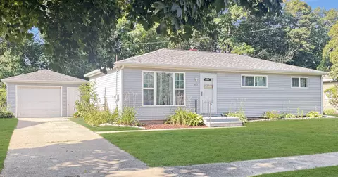 1665 Birch St, Green Bay, WI 54304