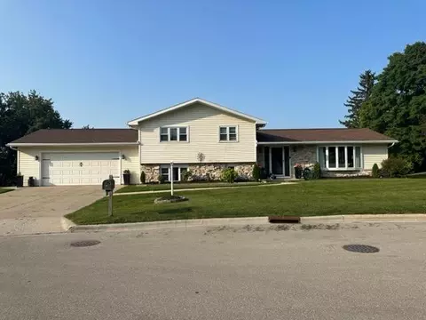 2481 Vagabond St, Green Bay, WI 54302