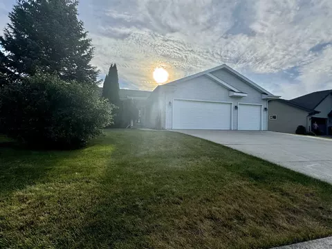 490 Sweetflag Ave, Fond Du Lac, WI 54935