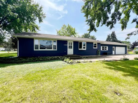 1355 Schanke St, Neenah, WI 54956
