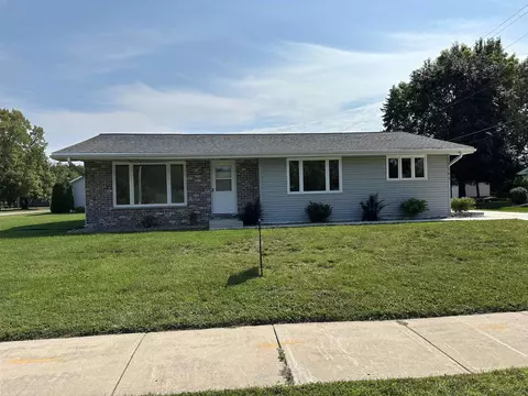 1105 Grant St, De Pere, WI 54115