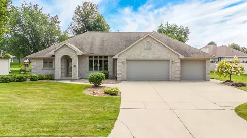 3657 Mighty Oak Trl, Green Bay, WI 54313
