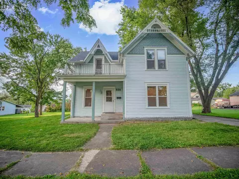 531 E Huron St, Omro, WI 54963