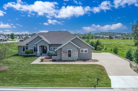 1840 Presidential Dr, Neenah, WI 54956