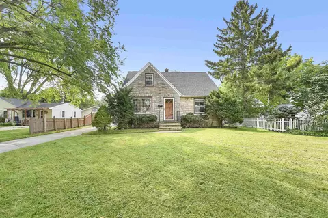 1964 Oakdale Ave, Green Bay, WI 54302