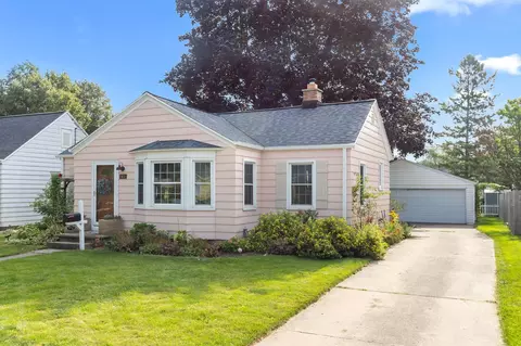 912 N Buchanan St, Green Bay, WI 54303