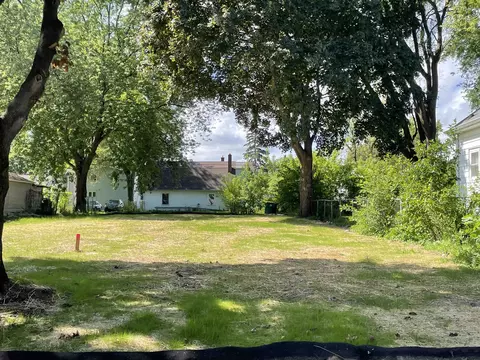 1122 Klaus St, Green Bay, WI 54302